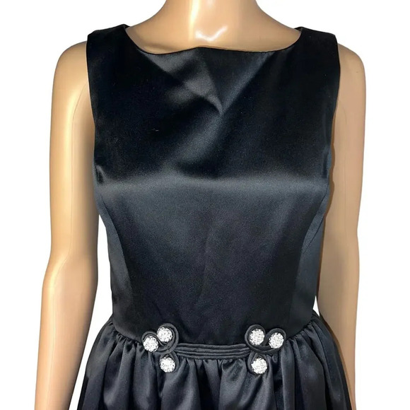 Francais By Huly Waltzer size 6 Black Satin Square Neck Fit Flare jewel 
Gown ￼ - Picture 5 of 13